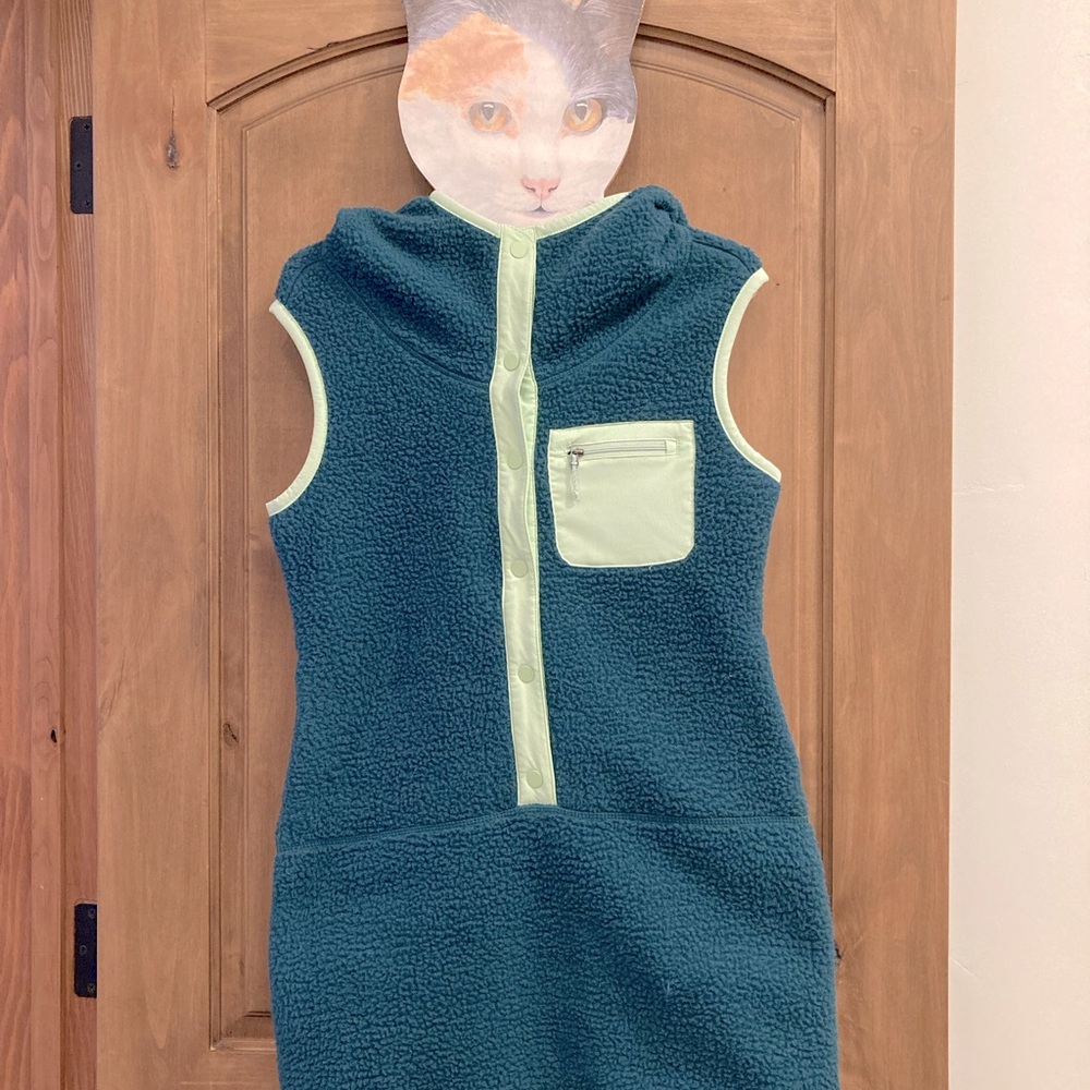 Title Nine vest